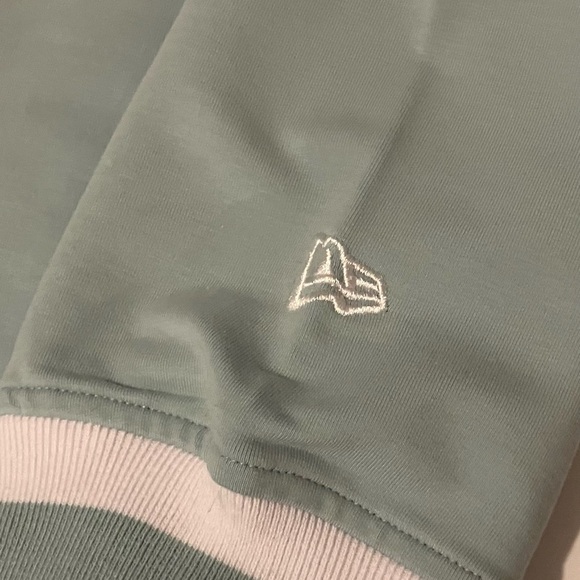 Men’s New York Yankees Hoodie - Picture 3 of 6